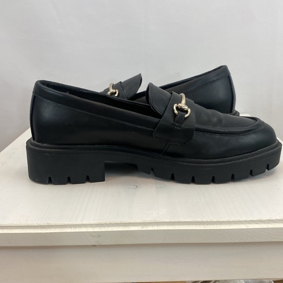 Esprit Alina Round Toe Loafer - Picture 3 of 11